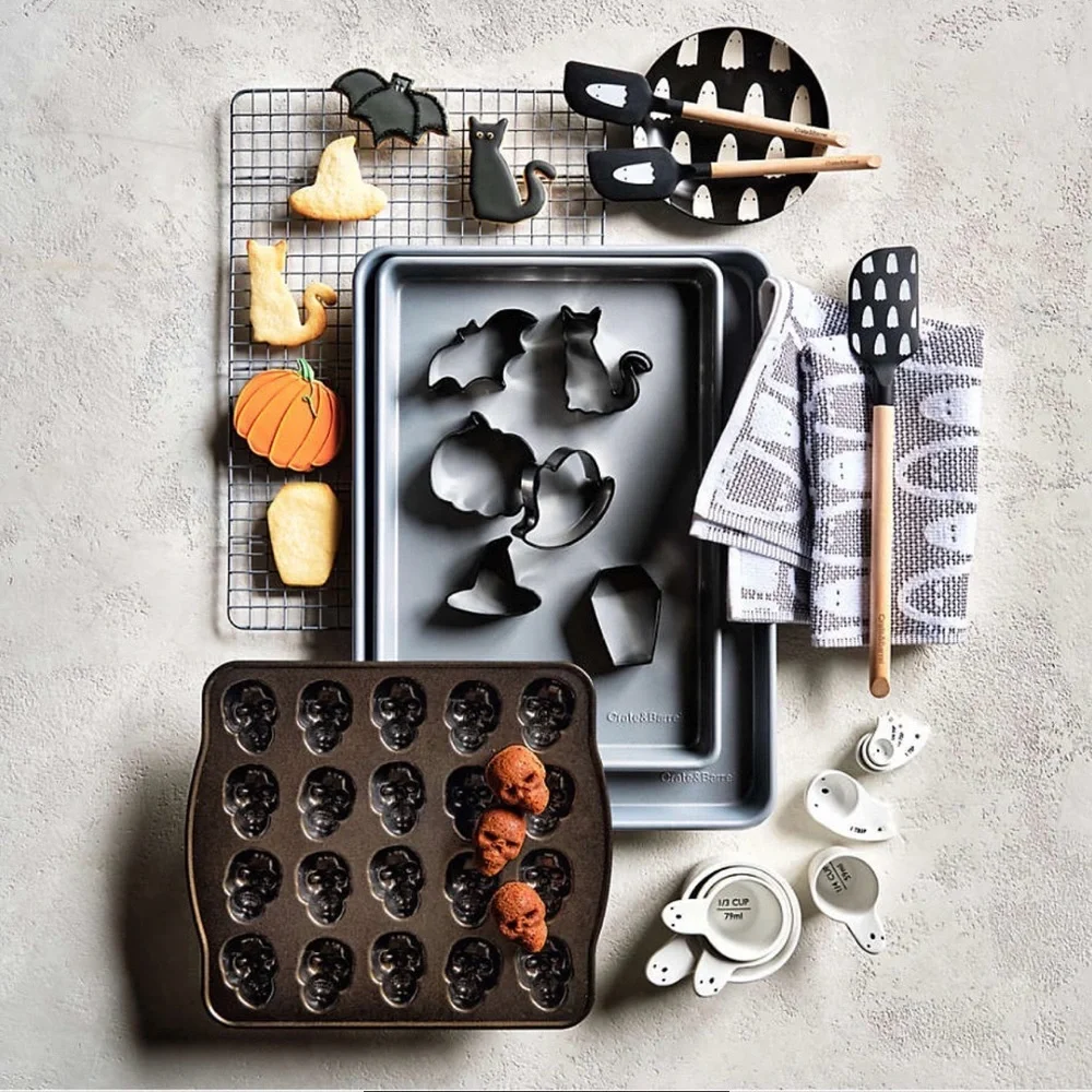 Crate&Barrel Matte Black Ghost Spoon Rest